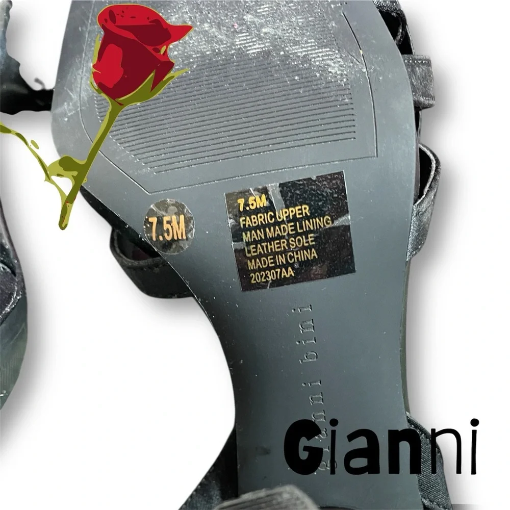 🌹 Gianni Bini Black Strappy Rose Embellished 3” Heels Square Toe Shoes Size 7.5